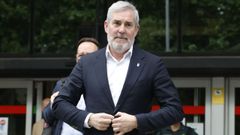 El presidente de Canarias, Fernando Clavijo, tras reunirse con la ministra de Sanidad, el pasado jueves.