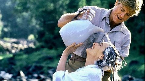 Robert Redford y Meryl Streep, en una memorable escena de Memorias de frica