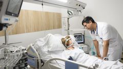 Atenci�n sanitaria en un hospital espa�ol.