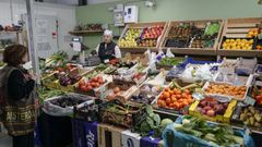 Imagen de archivo del mercado de frutas y verduras en la plaza de abastos de Ourense.