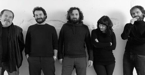 Nando Deibe, Luis Moro, C�sar de Centi, Silvia Penide y Felix Arias, integrantes de Cinco Columnas.