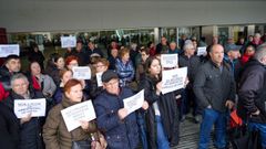 Los vecinos mostraron su rechazo a la falta de m�dicos con carteles