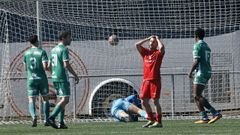 Borxa, autor del primer gol en Valdeorras, lamenta una ocasi�n fallada en el partido de ida jugado en Vilas el pasado domingo.