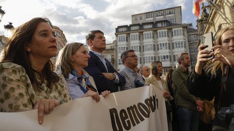 Dirigentes socialistas al frente de la manifestaci�n convocada el viernes en Lugo contra la moci�n de censura.