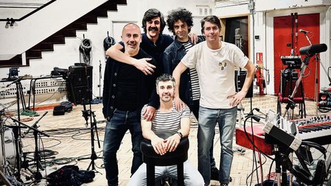 El grupo vigus Isius grabando en los estudios Abbey Road de Londres