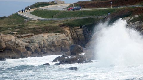 La Polic�a Local burelense recomienda que, ante la alerta, se adopten precauciones en los paseos mar�timos