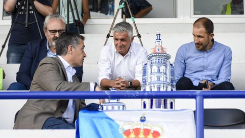 Manolo Paredes, Martn Pelez, Roberto Surez y Agustn Lleida en el palco del Pepe Barrera