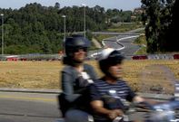 Para construir la rotonda de conexi�n entre la N-VI y la v�a �rtabra hubo que desviar el tr�fico.