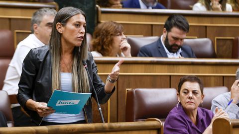 La portavoz de Junts en el Congreso, Miriam Nogueras, durante una sesión de control al Gobierno.