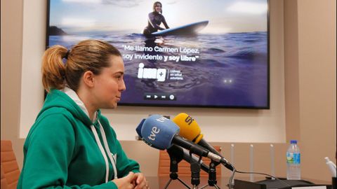 La primera surfista invidente espaola en participar en el Mundial de Surf Adaptado, la asturiana Carmen Lpez, 