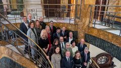 Foto de familia para el acuerdo entre Sabadell Herrero y FADE