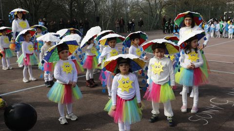 Desfile de carnaval de los alumnos del colegio Albino Nez