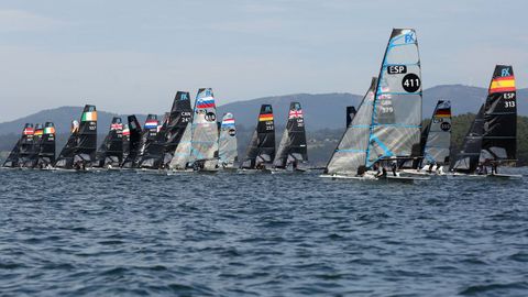 Imagen del Mundial de Vela Juvenil de las clases Nacra y 49er y 49erFX del a�o 2024 en Vilagarc�a, reflejo del potencial de las aguas de Vilagarc�a para la vela.