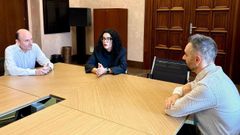 el director general de Patrimonio Cultural, Pablo Le�n; la consejera de Cultura, La consejera de Cultura, Pol�tica Lling��stica y Deporte, Vanessa Guti�rrez, y el arquitecto Valent�n Arrieta Berdasco