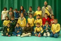 Los deportistas del Gimnasio Neka posan con sus medallas en el torneo de la copa Xunta en As Pontes
