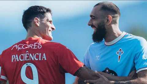 Paci�ncia y Borja Iglesias en el amistoso de Afouteza
