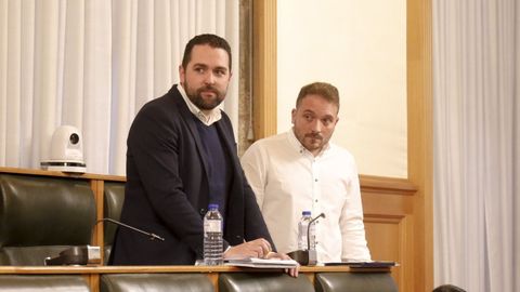 Adrin Villa, a la izquierda, con su compaero de formacin (PP), Borja Rubio.