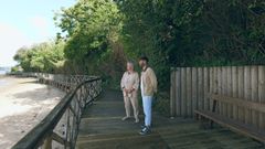 La alcaldesa de Fene, Sandra Permuy, y el concejal de servicios, Ad�n Chao, visitaron la zona para comprobar el resultado de los trabajos.