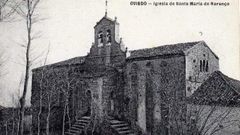 Un postal de principios del siglo XX que muestra, a la derecha, el �adosado�, s� como una escalinata frontal y un campanario a�adidos a Santa Mar�a del Naranco, Oviedo