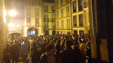 Los mayores problemas de la movida se registraron en la calle Curros Enr�quez, pero tambi�n hubo incidentes en el Cant�n de San Bieito