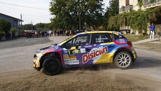 El inconfundible Citroen C3 de Dani Berdom�s y Brais Mir�n