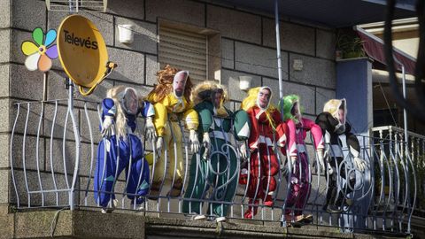 Ribadavia se llena de mecos. En Francelos, as� lucen los del bar A Parra