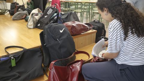 Las mochilas hay que dejarlas a la entrada