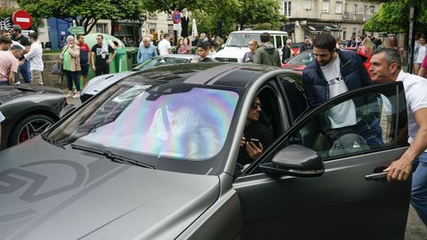 Joyas de la automocin deportiva en O Carballio.Decenas de vehculos de alta gama se reunieron en la plaza Maior