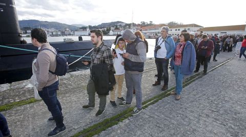 Submarino Tramontana atracado en la Escuela Naval de Mar�n