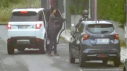 Una c�mara capt� el momento en el que uno de los pistoleros enca�on� a Fodoki cuando trataba de escapar a los mandos de una motocicleta