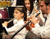 La agrupaci�n est� formada por 57 m�sicos