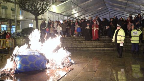 Enterro da Sardi�a.En O Carballi�o s� celebraron la despedida oficial del entroido, bajo una carpa.