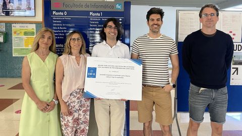 De izquierda a derecha: Amparo Alonso, Bertha Guijarro, Jorge Paz, Carlos Eiras-Franco y Brais Cancela, todos ellos investigadores del Citic de la Universidade da Coruña premiados por su trabajo sobre IA.