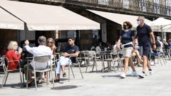 Las restricciones en A Coru�a acaban de bajar a nivel medio y las terrazas se pueden ocupar al 100 % de su capacidad, mientras que los interiores siguen limitados al 50 %