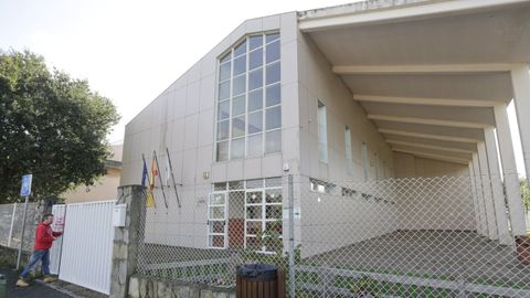 Colegio Valle-Incl�n, en Oleiros