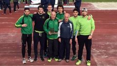 Luis Miguel Navarro, Pirulo, con ch�ndal azul, con atletas del Lucus Caixa Rural Galega