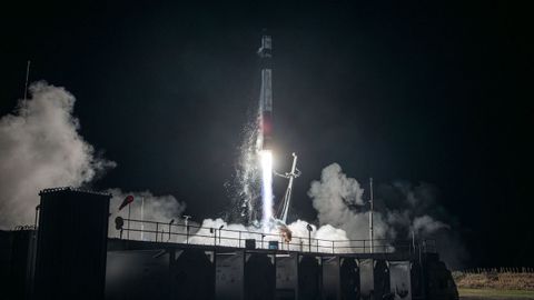 Momento del lanzamiento de los dos sat�lites de la misi�n Celeste