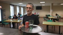 Roberto, uno de los actuales responsables de la cafeter�a del Naval. 