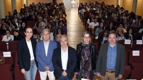 �lvaro Bilbao (primero por la derecha) recibi� el Vagalume Douro.