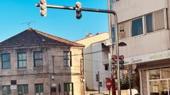 Nuevo grupo semaf�rico en la zona de Cuatro Cami�os de O Carballi�o.