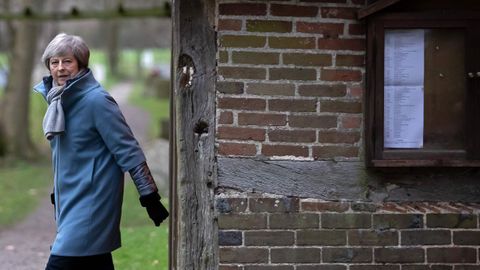 May, este domingo a la salida de un oficio religioso en Maidenhead, al que acudi� con su marido 