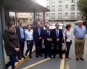 Dirigentes del Sergas y Povisa, en una visita al centro de salud cangu�s.