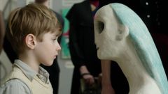 El filme recrea en su secuencia inicial la exposici�n de �arte degenerado� que organizaron los nazis