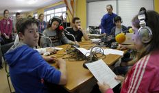 No marco dun obradoiro de radio e gravouse un programa.<span lang= es-es > </span>