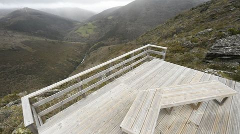 El mirador de Pedroselo, en Forcarei, y sus vistas a la sierra de O Candn. 