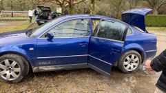 Uno de los veh�culos robados en el p�rking del Cl�nico apareci� en la playa fluvial de Tapia, en Ames.