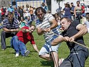 A puxa do adibal ou turra da maroma tam�n se chama tiro � corda. 