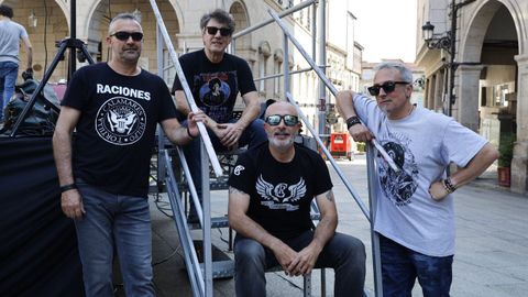 Los miembros de &Johnson's durante la prueba de sonido para su actuación en la plaza Mayor
