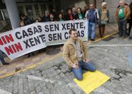 Marcos Guerreiro, ayer en la concentración celebrada ante los juzgados de Ferrol. 