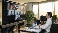 Garc�a Egea, en una reuni�n por videoconferencia con el presidente de la Comunidad de Murcia y fabricantes del sector del mueble que han reconvertido sus negocios para elaborar mascarillas